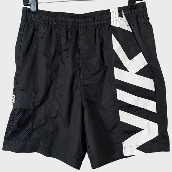 Nike SB Water Skate Shorts Black Men's Size Medium Hybrid Skateboard Cargo Rare